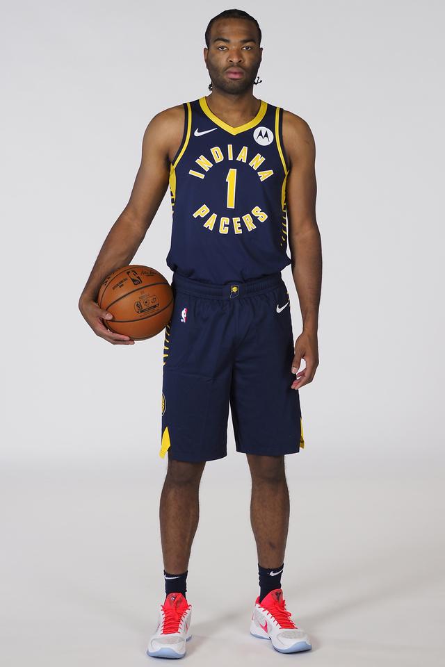 而其中石宇 而其中石宇