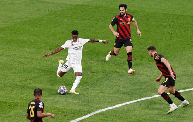 现他的膝关 现他的膝关