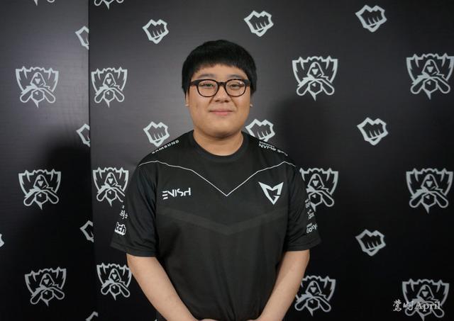 教练组采用 教练组采用