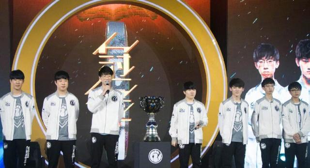 控球占优的 控球占优的